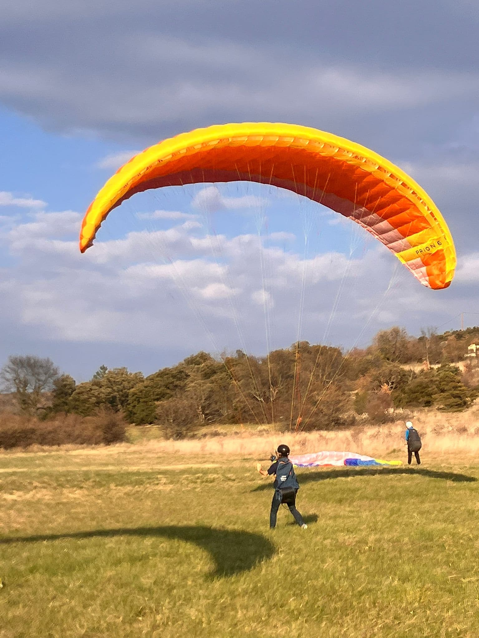 Décollage d'un élève en stage parapente FFVL à Banon